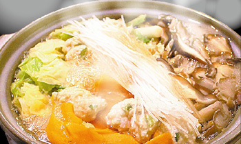冷えた体も芯から温まる「鶏団子鍋」