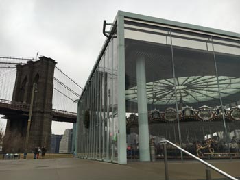 ダンボのメリーゴーランド ジェーンズ・カルーセル Brooklyn Bridge Park on the East River
