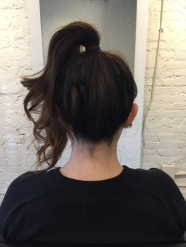 根元でキュッとゴムで結ぶ！