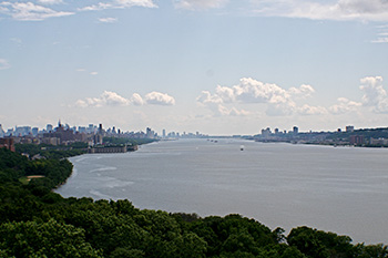 ハドソン川(photo: Asaavedra32)