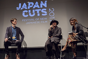 上映後、観客からの質問に答えるオダギリジョー（Japan Society © George Hirose）