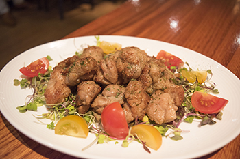 口の中でとろける食感。「牛シビレのコンフィ」