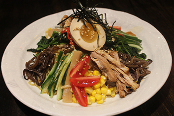 ビールに良く合う具だくさんの「冷やし中華」