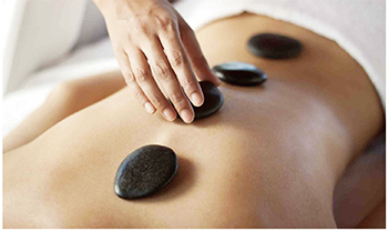 疲れた体をほぐす極楽ホットストーン