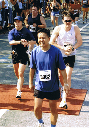 2002年８月、セントラルパークのハーフマラソンに出場。完走後、熱中症になるほど頑張った