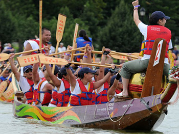 Hong Kong Dragon Boat Festival in New Yorkフェイスブックより