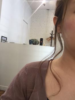 後れ毛を軽く巻いて可愛い仕上がりにしてもGOOD！