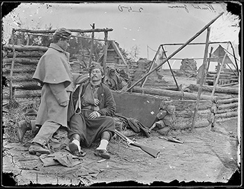マシュー・B・ブラディが撮影した南北戦争Scene showing deserted camp and wounded soldier. (Zouave) , Coverage Dates: ca. 1860 - ca. 1865. U.S. National Archives