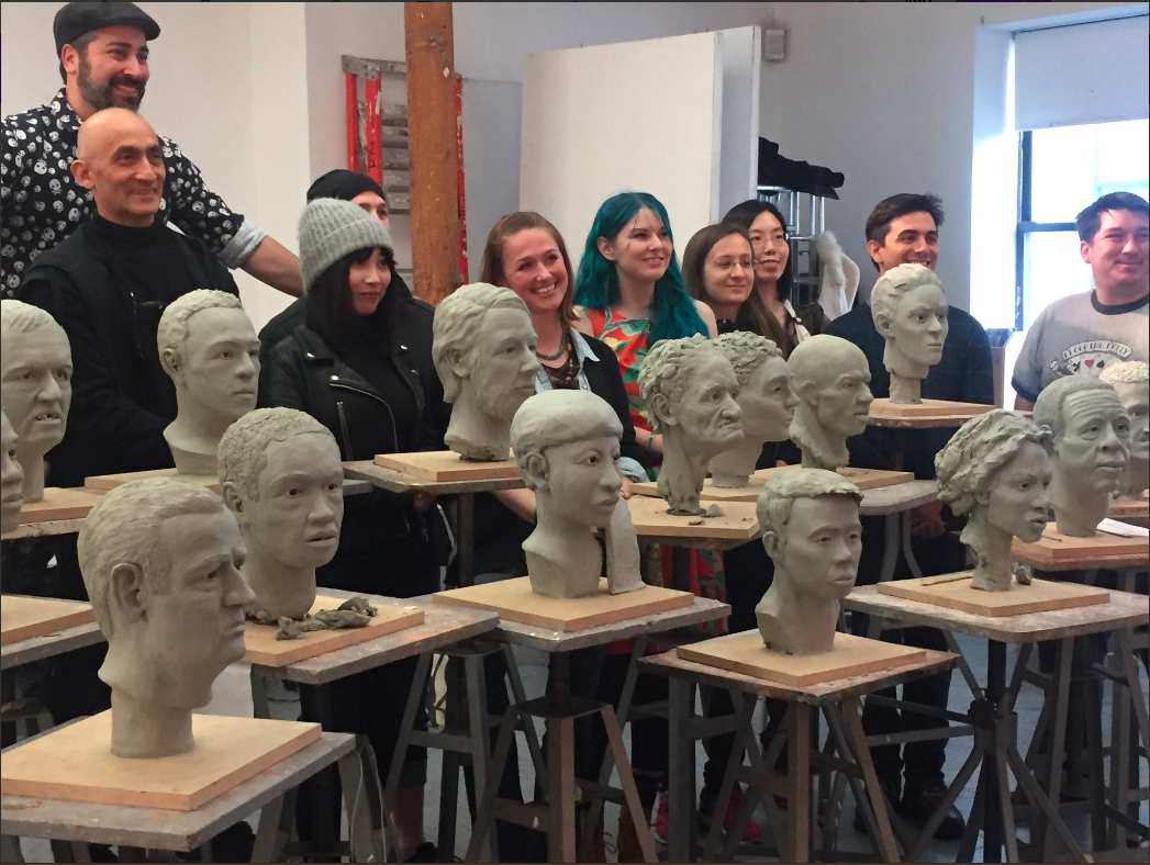 同大学法医学彫刻クラス（New York Academny of Art のツイッターより）