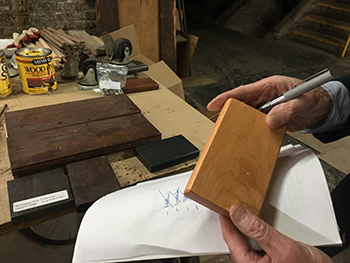 注文を受けると必ず確認のために発注元に送る素材のサンプル