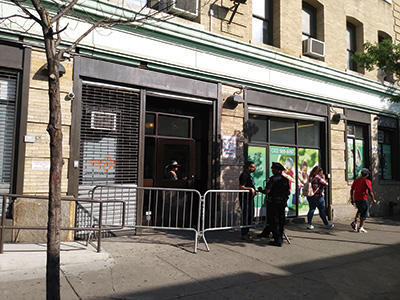 不法移民の子どもたちが収容されているマンハッタン区イーストハーレムの児童福祉施設（photo: 本紙）