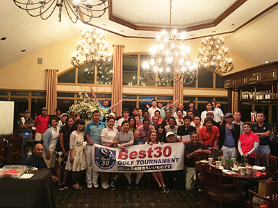 閉会式で記念撮影