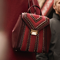 マイケル・コースの フェイスブックより