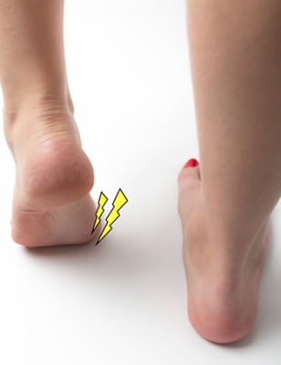 付け根 裏 親指 の が 痛い 足 の 足裏の親指の付け根が痛い！スポーツで起きやすい母趾種子骨障害とは