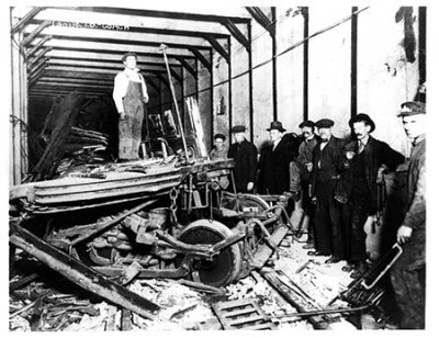ｎｙ市史上最悪の鉄道事故から100年 脱線100人死亡 Daily Sun New York