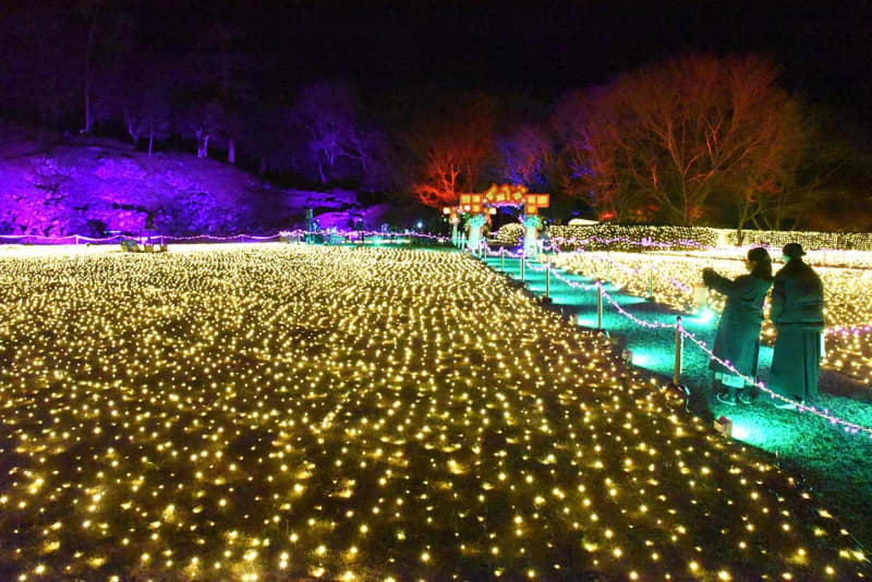 秀吉の 黄金の茶室 小田原に復元 石垣山一夜城でイルミイベント Daily Sun New York