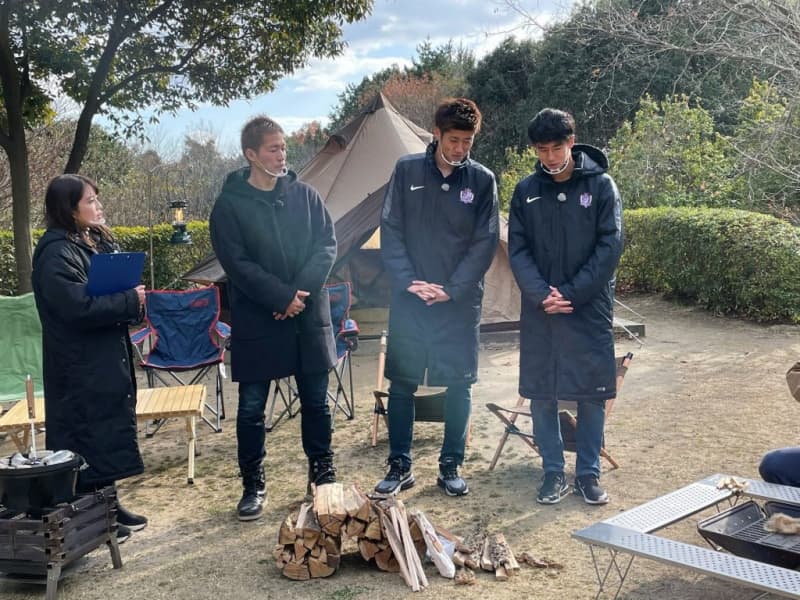 サンフレ 荒木選手の試合前のルーティンに驚愕 収録で垣間見た選手たちの素顔 Daily Sun New York