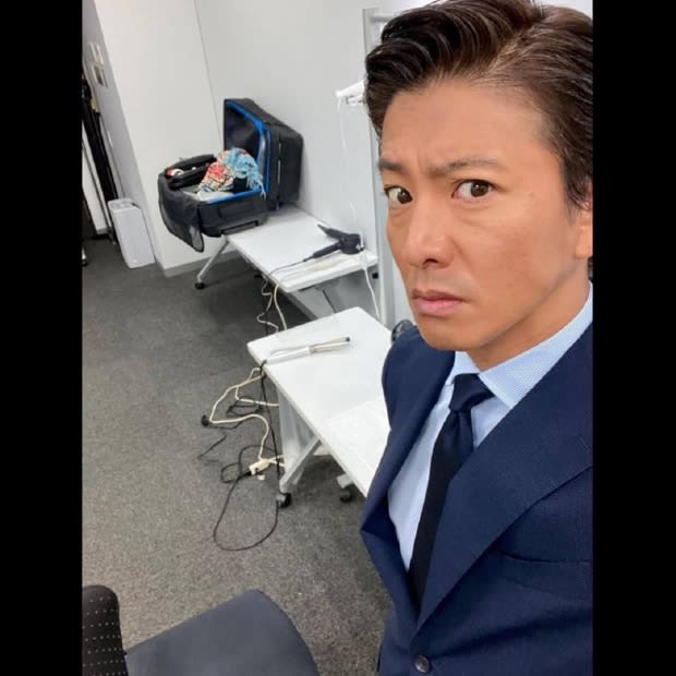 木村拓哉 決め顔ショットにネット困惑 おばさん化してる Daily Sun New York
