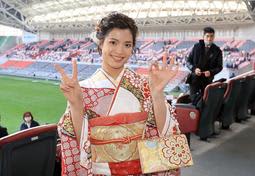 柔道阿部詩 一人の大人として周囲へ感謝忘れず 振り袖姿で地元神戸の成人式に Dailysun New York 柔道阿部詩 一人の大人として周囲へ感謝忘れず 振り袖姿で地元神戸の成人式に Dailysun New York