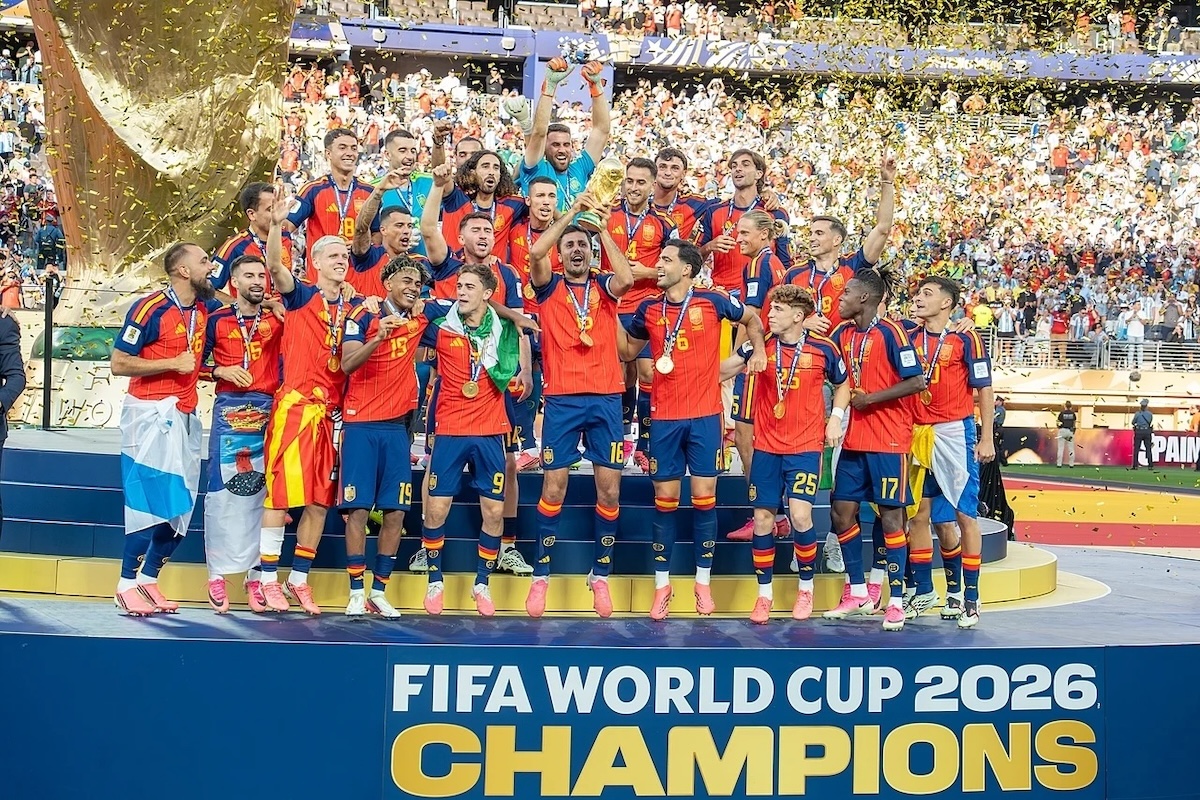 サッカーW杯がもたらした経済効果は？ 64万人来場、ホテル収益増も「期待外れ」の声