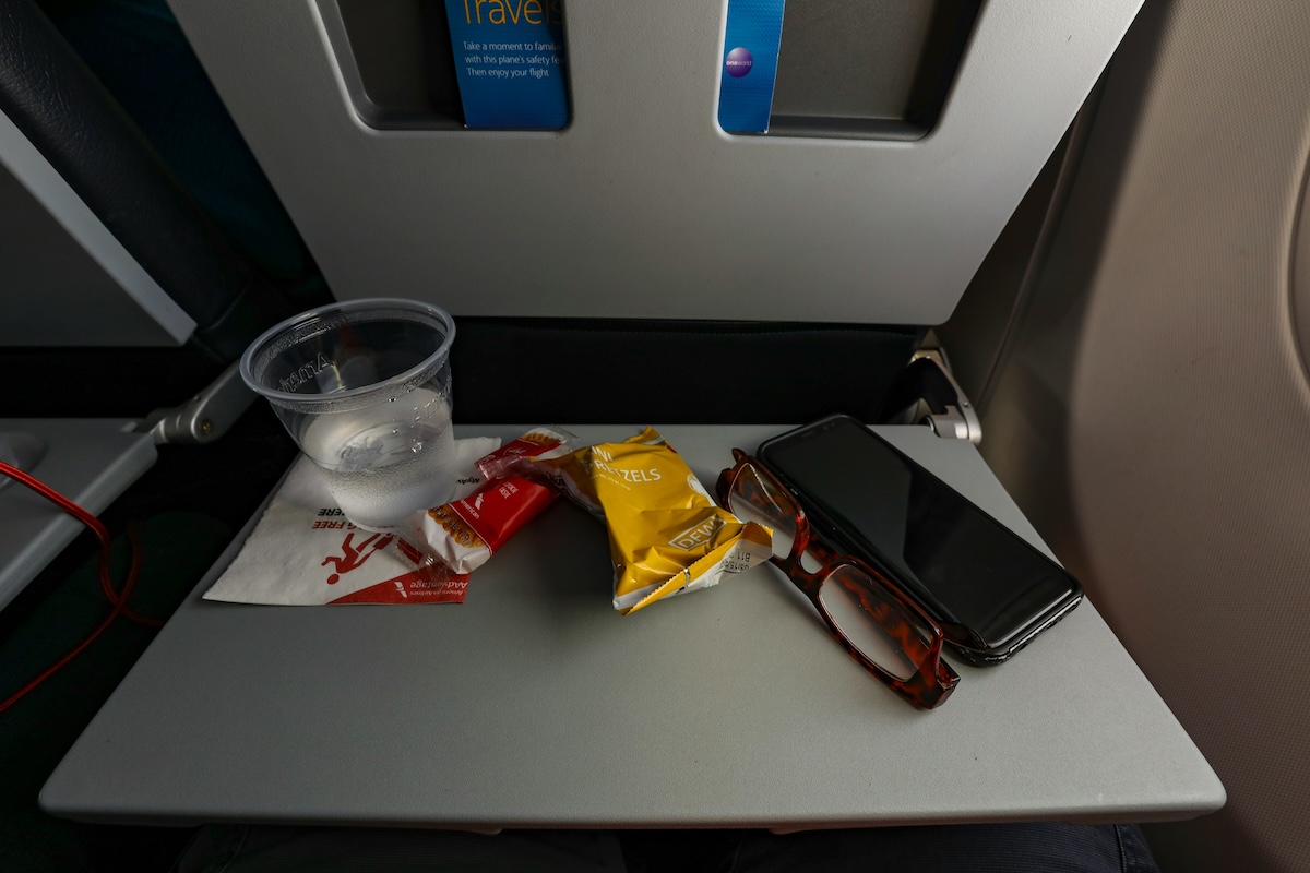 飛行機の水は飲んでも大丈夫? コーヒーにも注意、機内の水が安全な航空会社ランキング