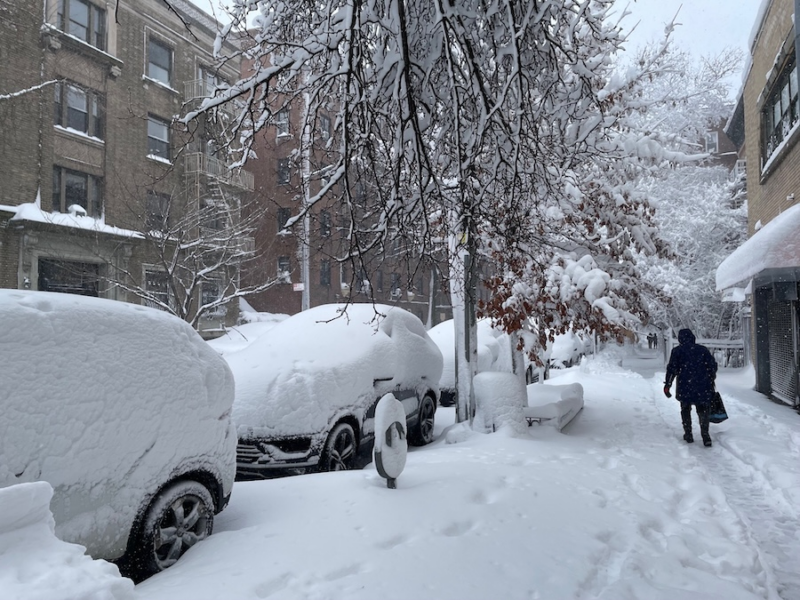 雪かきで時給30ドル!? NY市が「緊急除雪スタッフ」を募集中、誰でも応募できる?